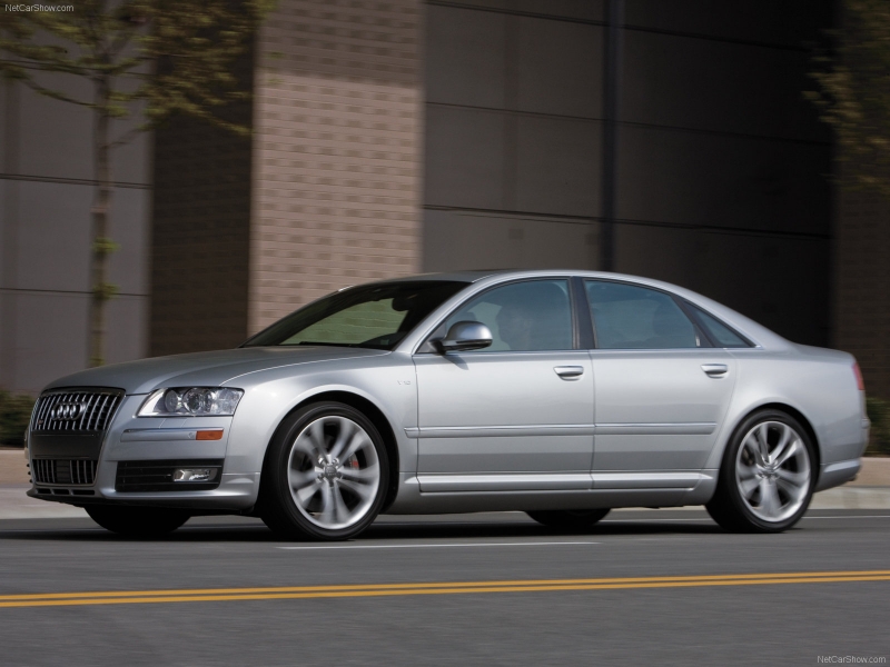 Audi S8 ������������� ����