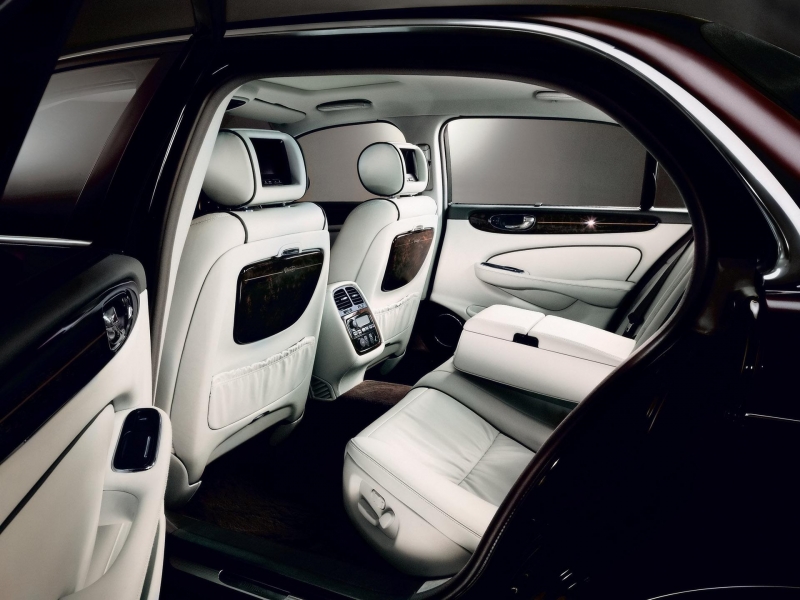 Jaguar Daimler Super Eight ������������� ����
