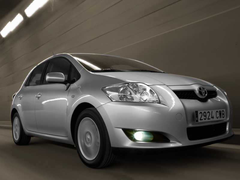 Toyota Auris ������������� ����