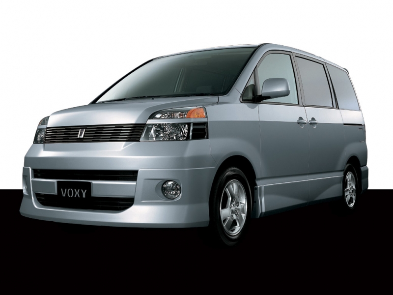 Toyota Voxy ������������� ����