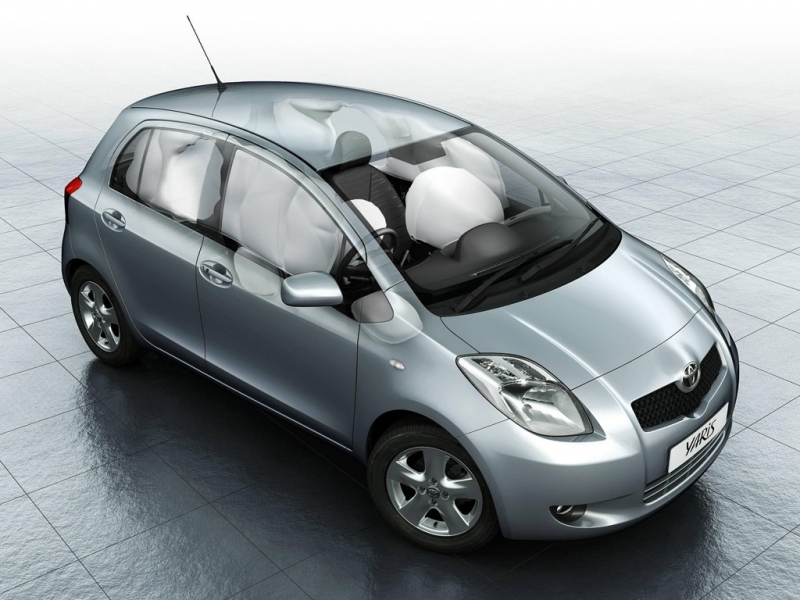 Toyota Yaris ������������� ����