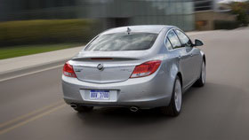 Официальные фотографии седана премиум-класса Buick Regal 2011 модельного года