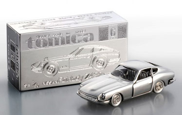 Ювелиры сделали платиновую модель легендарной Nissan Fairlady Z