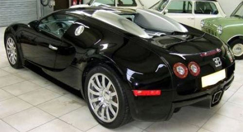 Дженсон Баттон решил продать свой черный суперкар Bugatti Veyron