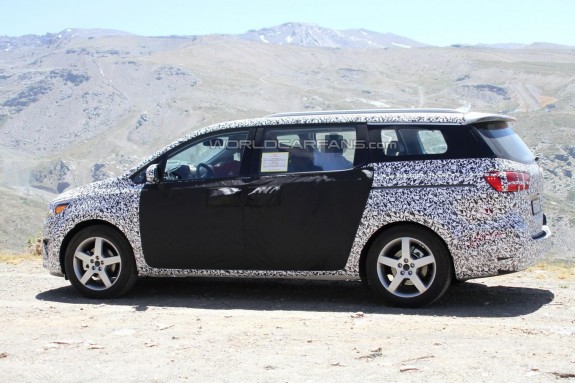 Kia ������� � ������� Grand Carnival �������� ���������