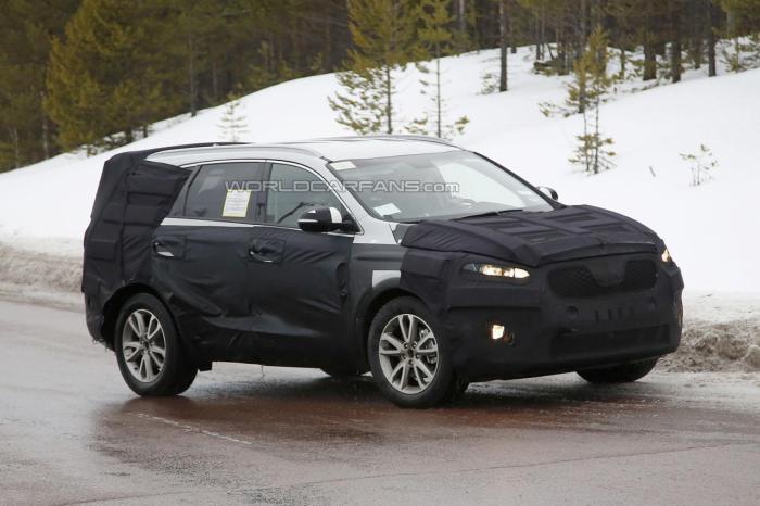 Тестовый мул Kia Sorento замечен в Скандинавии
