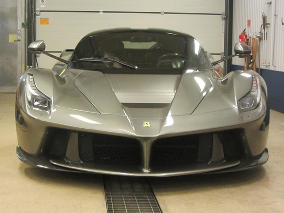 �������� ������ ��������� �������� Ferrari LaFerrari