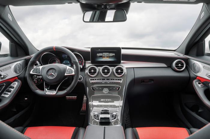 ����������� ������ Mercedes ����� ������ ��������� ������ �� ����� ����� AMG C 63