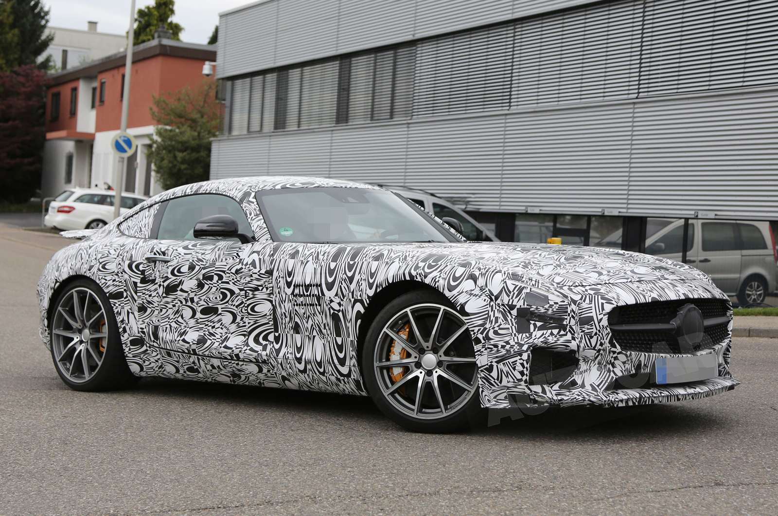 Mercedes-Benz ������� ��������� SLS