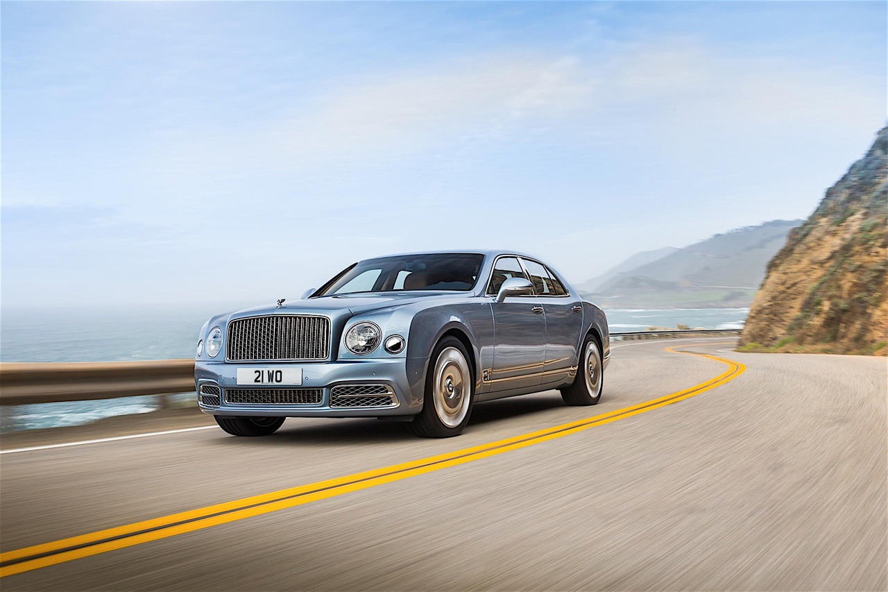 Новые Bentley Mulsanne на российских дорогах