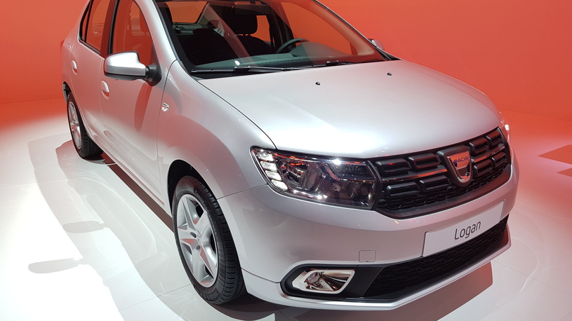 Париж и Dacia (с любовью от Renault)