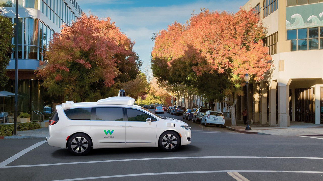 Усилиями Google и Chrysler был разработан абсолютно автономный автомобиль
