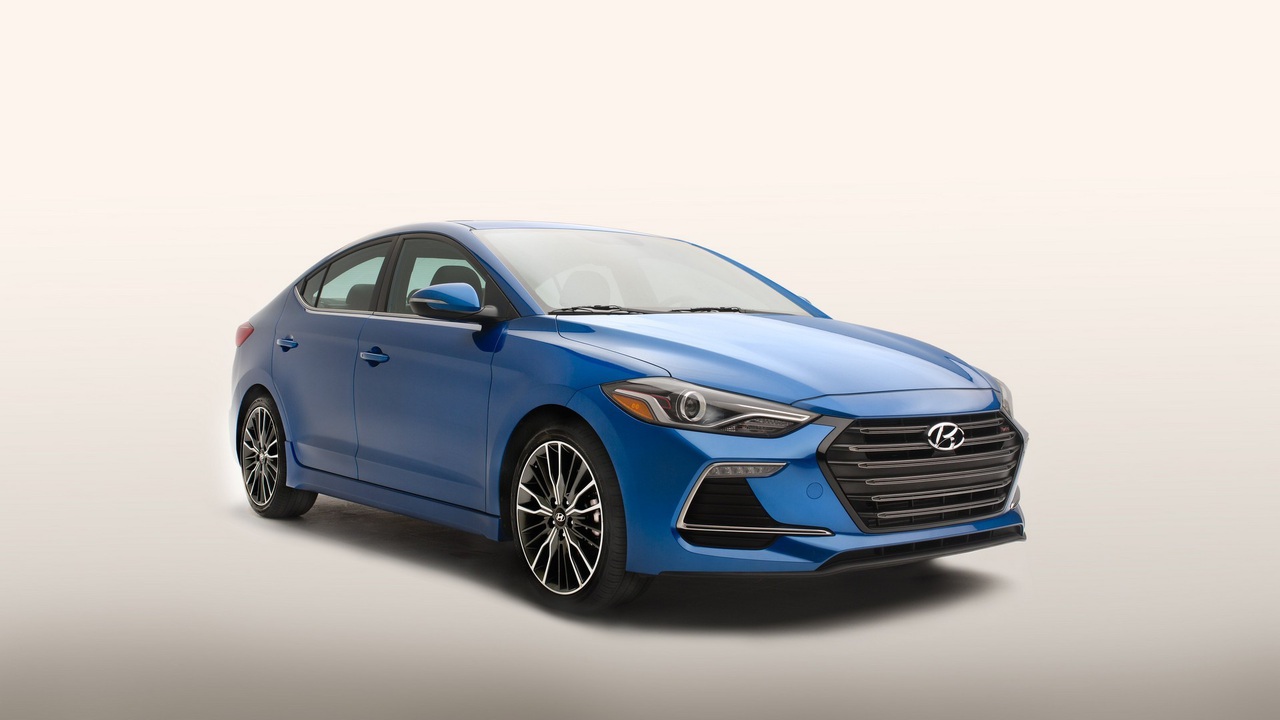 Hyundai Elantra играет «мускулами»
