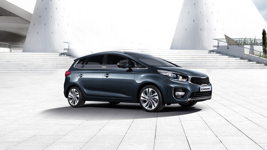 Представлен обновлённый Kia Carens