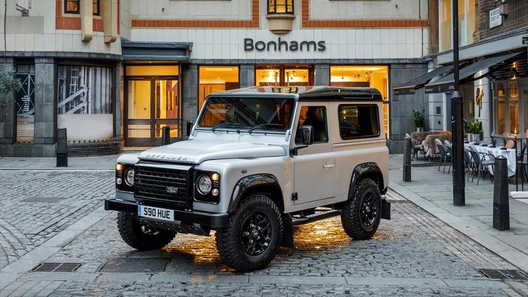 �� Land Rover Defender ���������� 550 ����� ����