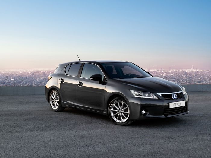 ��� ������� ������� Lexus CT200h?