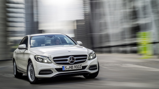 �������� Mercedes-Benz �������� �� ������ ����� ���� � ������