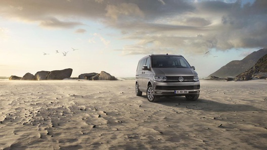 Volkswagen обновил минивен для пляжников