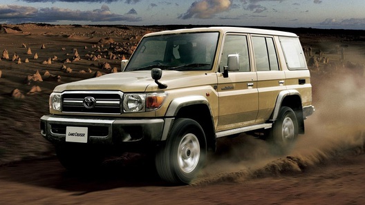 �������� ������ ����� ����� �� ���� Toyota Land Cruiser 70