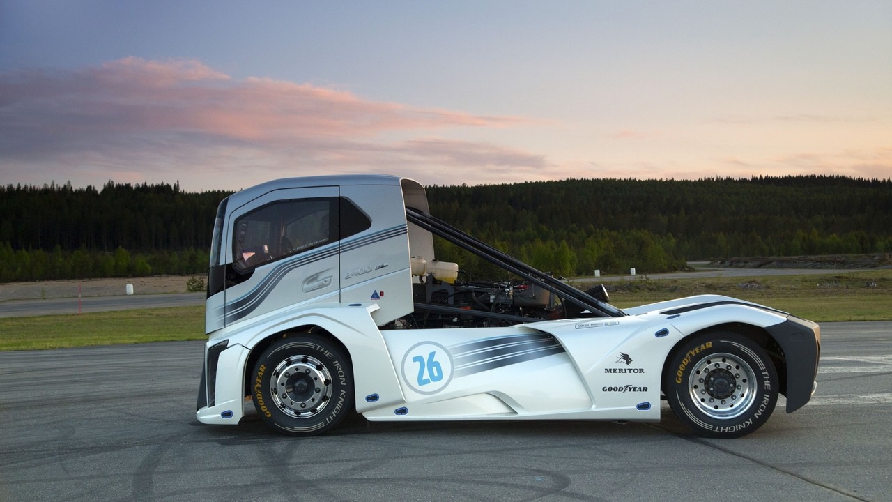 Грузовой транспорт Volvo стал дважды мировым рекордсменом