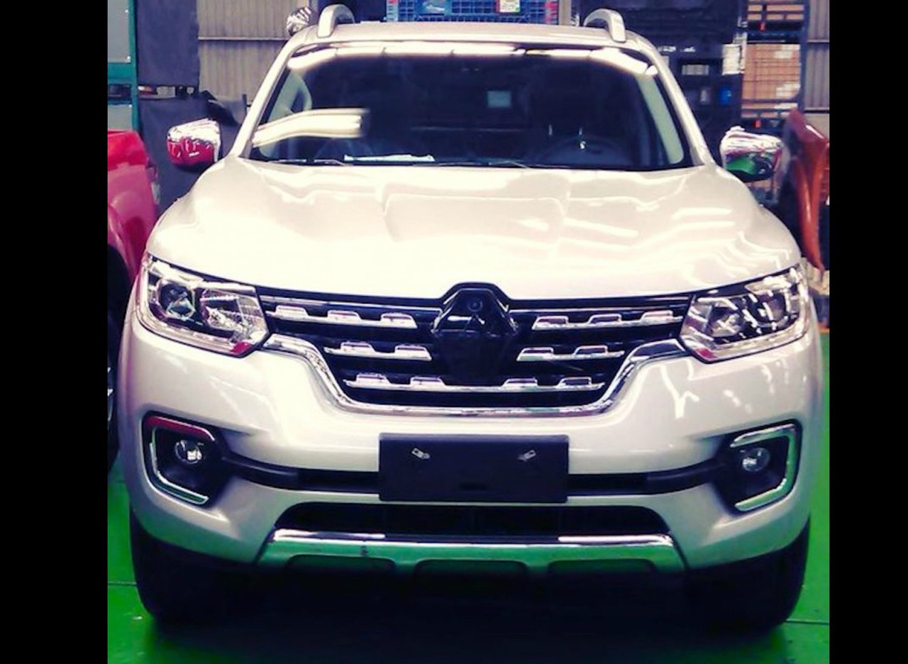 ���� ������ ������ Renault ������ � ��������