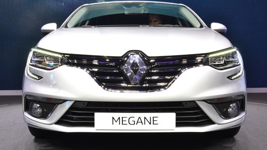 � Renault ������ ��������� ��������� Megane ������� ��� � ��������� ����