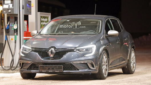 ���-���� Renault - ��������� ��������� VW Golf R