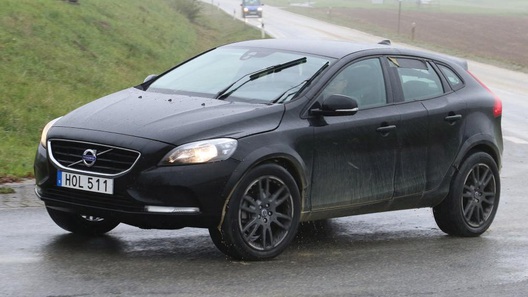 Тестирование компактного внедорожника Volvo уже началось