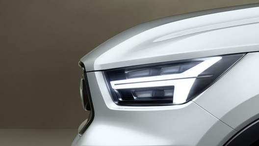 Первый тизер рассказал кое-что о новинке Volvo