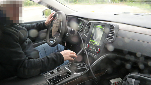 Новая Renault Laguna для нового поколения автолюбителей