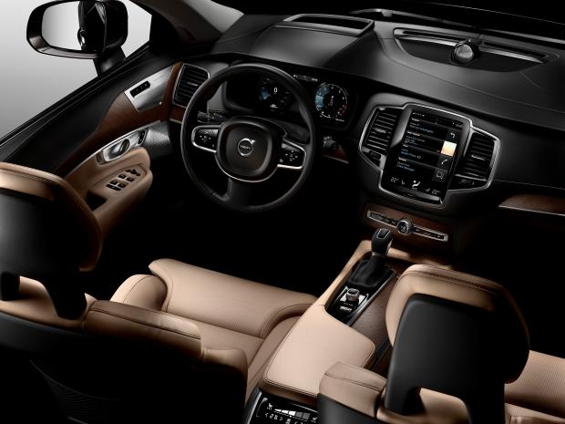 ������� Volvo ����������� ����������� ������ XC90 2015