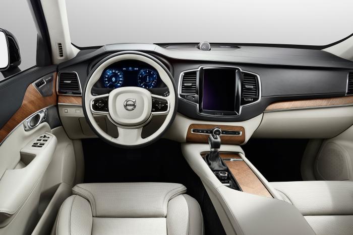 ���������� ����� Volvo ��������� ������ ������������ XC90 2015