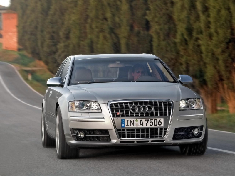 Audi S8 ������������� ����